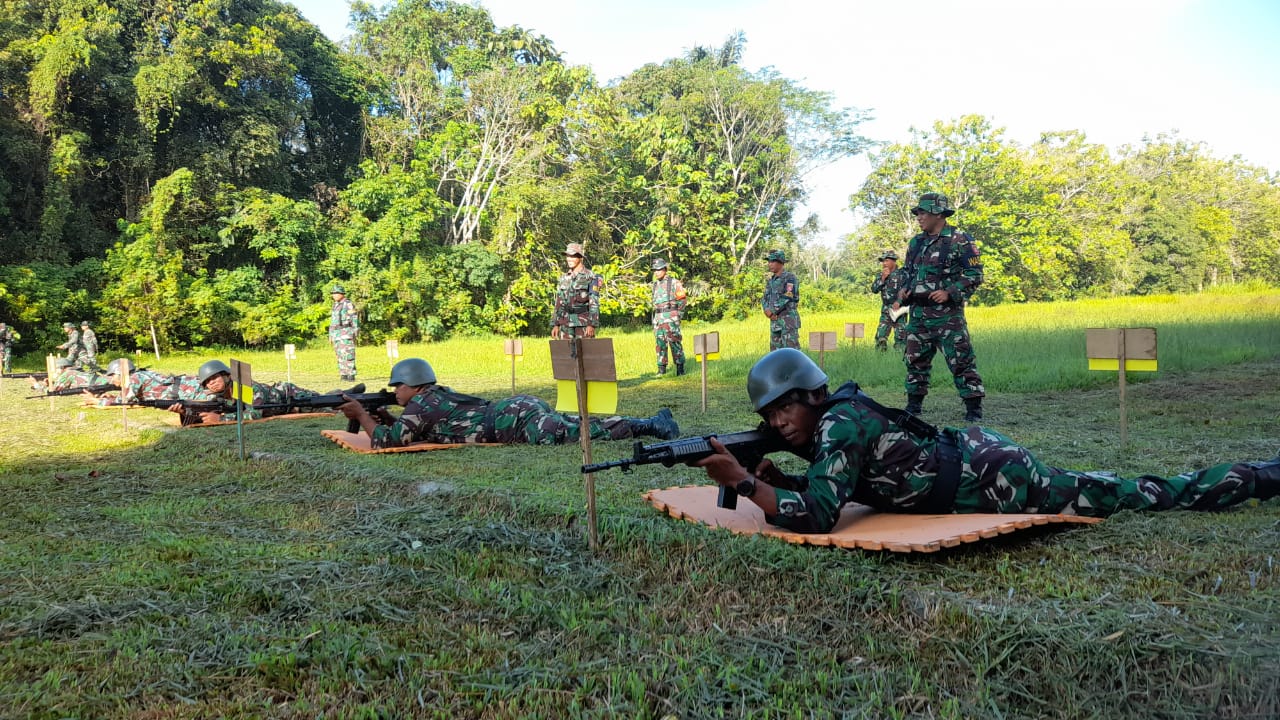 Tingkatkan Profesionalisme Keprajuritan, Kodim 1002/HST Latihan Menembak